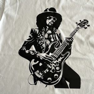 Black & white guitar player
